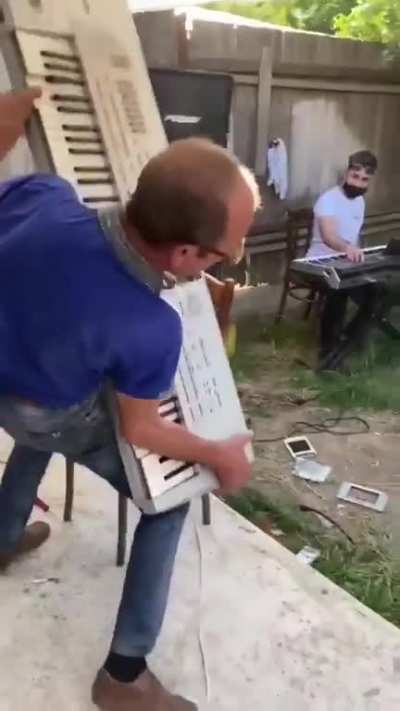 Bre, lasă clapa