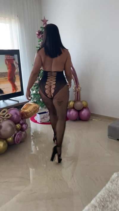 45yo MILF in full sex prime&mdash;3 a day is my warm-up. Bet most boys can&rsquo;t keep up&hellip; but are you different?