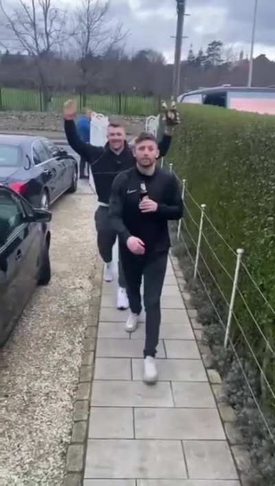 Gary Ringrose wouldn&rsquo;t go drinking for the 4th consecutive day so the lads turned up at his gaf. Brilliant