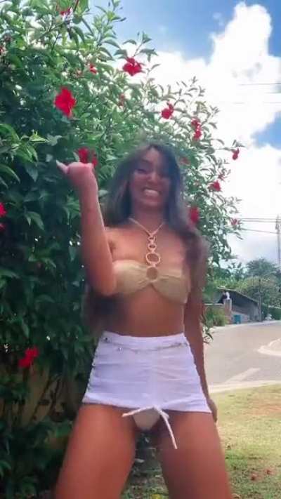 A saia subindo &amp;gt;&amp;gt;&amp;gt;&amp;gt;