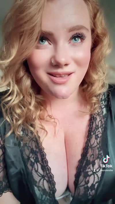 @_lauraleslie
