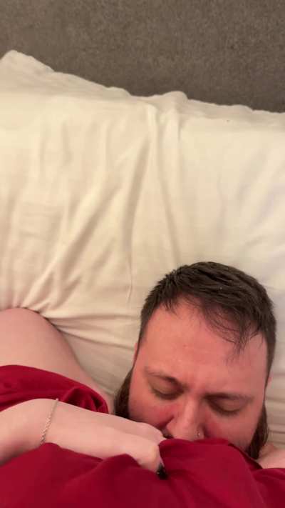 She can&rsquo;t stop twitching her feet when I give her the full service orgasm treatment 