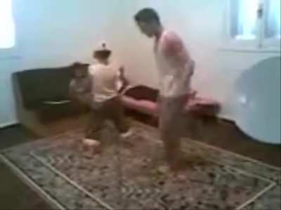 10k Osmanlı ordusu sırpları hoplatmak i&ccedil;in hazırlanıyordur. O sırada sarhoş olup birbirlerine sıkan 80klik Sırp ordusu.