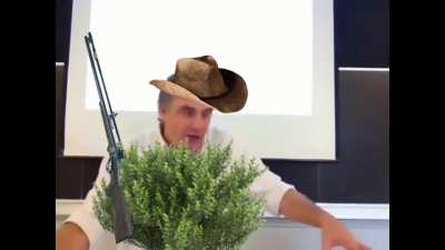 "What's the best way to experience Hunt: Showdown?"