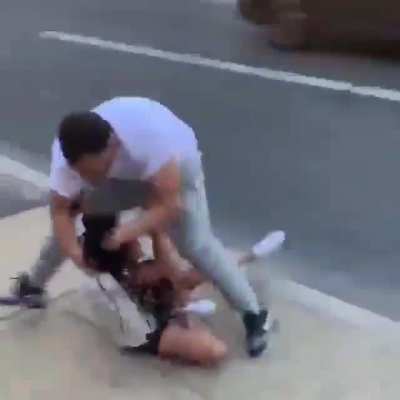 Man catches his girl cheating and drags her out the car 👀