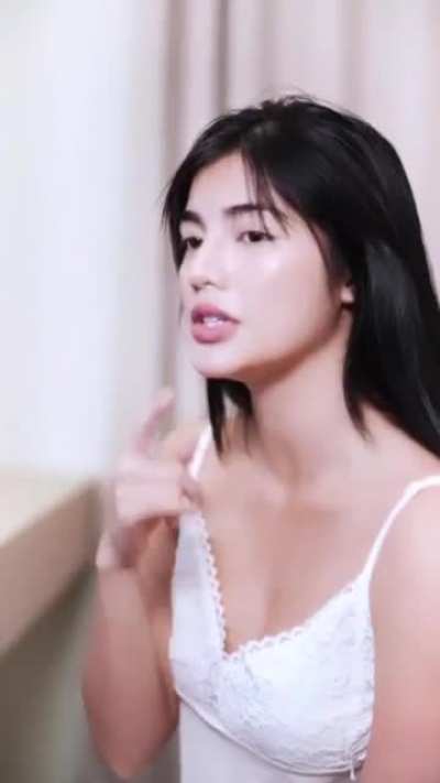 Jane De Leon
