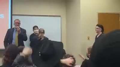 Intelectuais SJW apresentando seu melhor argumento filos&oacute;fico sobre como a biologia b&aacute;sica &eacute; transf&oacute;bica!