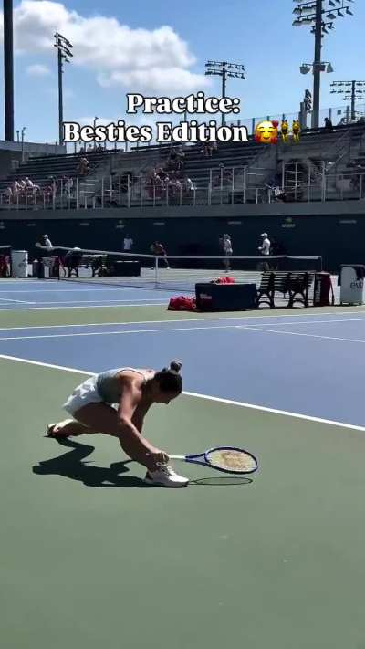 Eva &amp;amp; Marta practicing together at the US Open 🇺🇸🗽