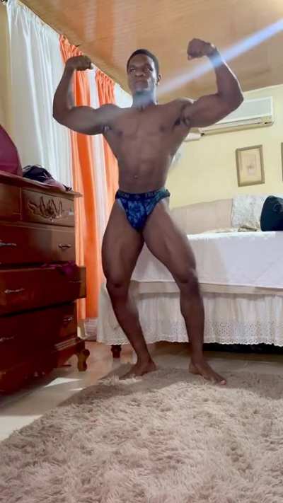 Natural | 7 weeks out Amateur JNR Competition in Jamaica | 3 years training | 23 years old, 5&rsquo;8