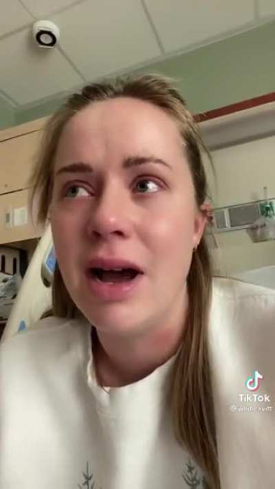 The woman who did a dancing tiktok next to her sick son to &bdquo;spread positivity&ldquo;, deleted it