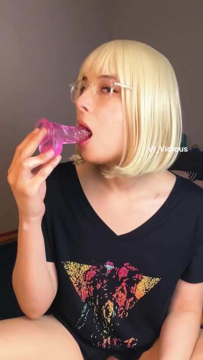 I need some deepthroat training but I&rsquo;m trying to learn 