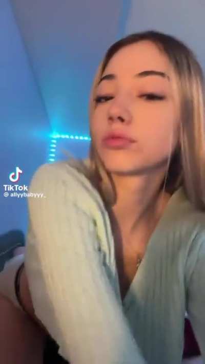I&lsquo;m going to post every day a video/foto of her 🤤