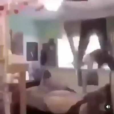 TA P**** MEN&Oacute;