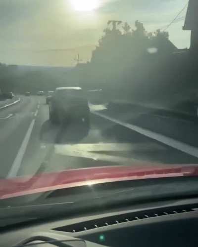 Višnjička banja, čovek vozi u rikverc