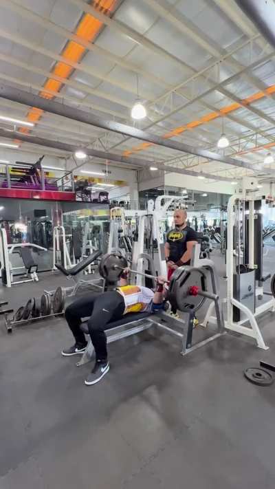 140 kg, 4 reps