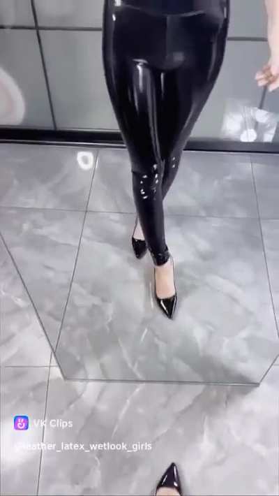 Wetlook &amp; heels 