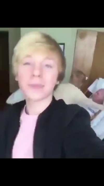 Kid makes a TikTok at grandpa&rsquo;s deathbed
