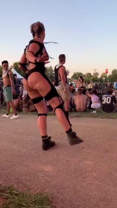 Throwing some moves