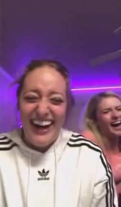 "Эй детка! Хочешь прокатиться??"