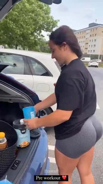 holy shit.... straight dumptruck