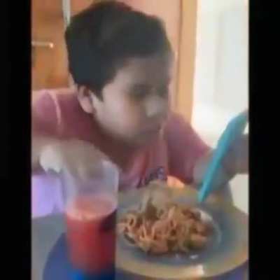 ALGU&Eacute;M DISSE QUE N&Atilde;O EXISTIRIA MLK MAIS BRABO QUE O DA SUPER NANI L&Aacute;, MAS ACHEI O BIEL AQUI EM PLENO ALMO&Ccedil;O