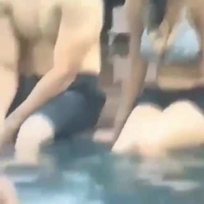 Pool Babe🔥
