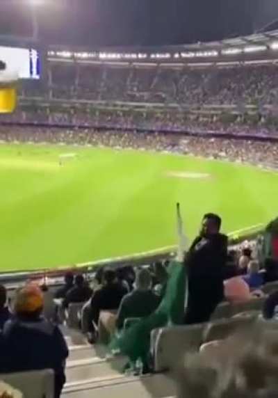 Kya Gunda bnega re tu