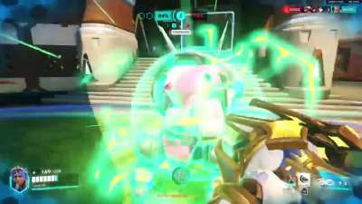 Clearly I'm the better D.Va