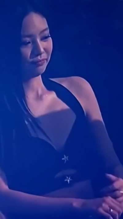 jennie's sexy boobs looks so good