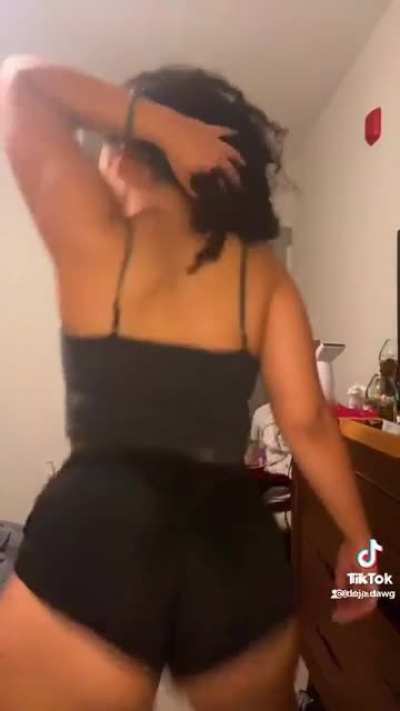 She make it clap, so I&rsquo;m finna fap 🍑🍆💦