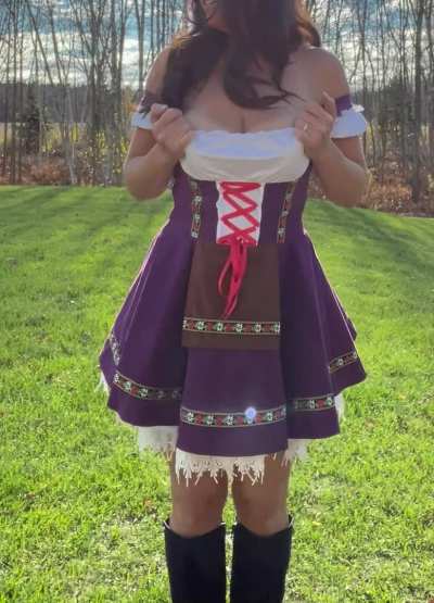 Treat or treat... I don't really want to trick... Lol (Reveal)