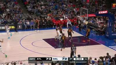 [Highlight] Luka Doncic hits two nasty shots in a row to force an Atlanta Hawks time out and give the Mavericks their first lead of the game in the 3rd quarter
