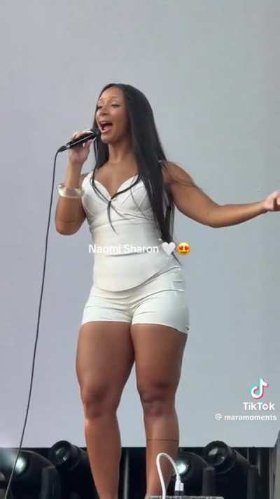 Naomi Sharon