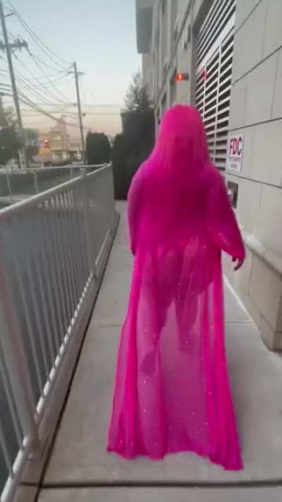 Walk away Queen
