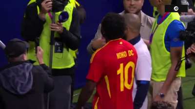 A Spanish YouTuber (KokoDC) on Vinicius Jr doing the "Black Power" salute against Valencia fans: "It's an embarrassment for all black people struggling. Vini is using racism as an excuse to hide what an asshole he is.&rdquo; Tonight, KokoDC cried after hearing 