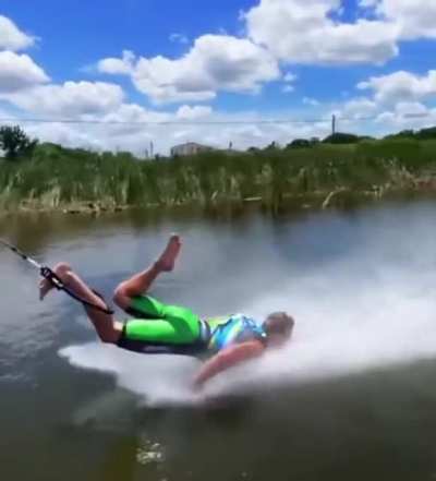 Man does push ups on water🤯