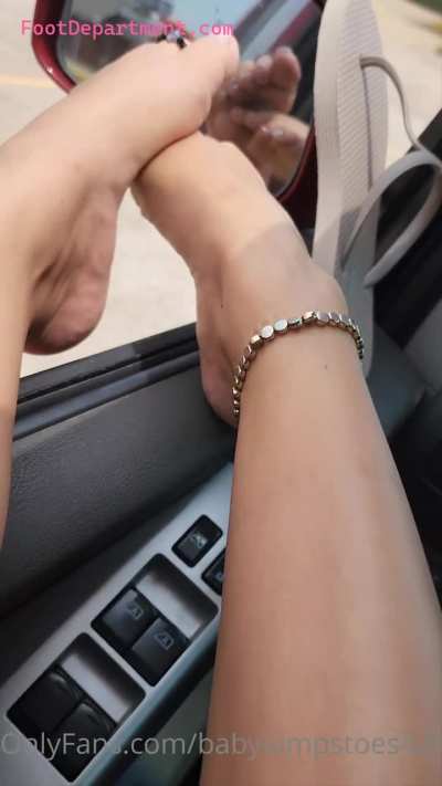 Who likes my feet?