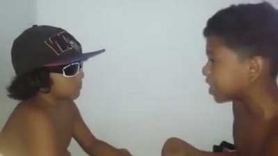 Duelo de Tit&atilde;s.