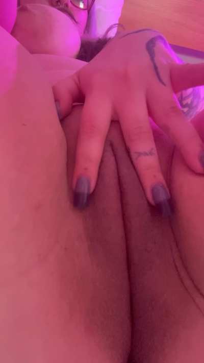 would u fuck my fat pussy raw on the first date :3