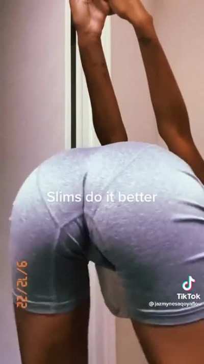 Slim chick 🥰