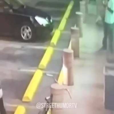 Bruh was really eating chips during a shootout🤦🏽&zwj;♂️🤣