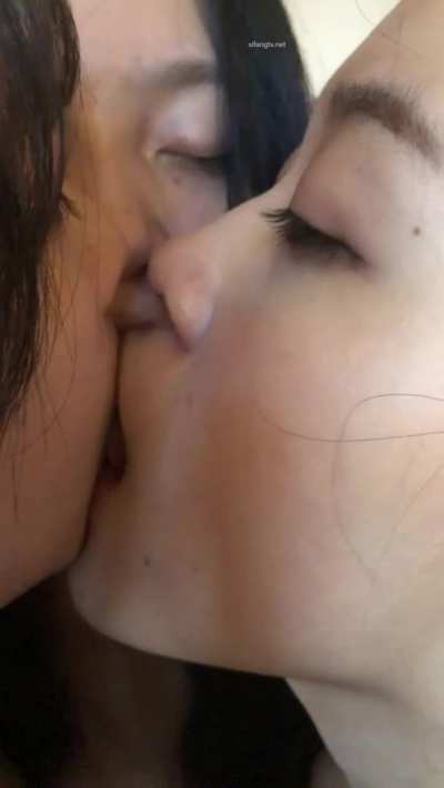 READ IF HORNY<wbr>!!!!❤<wbr>️❤️🔞 POV: I’m 15 and my sisters 11 yr old friends come over for a sleepover. I come into her room and sit down and start talking to them. I get up and lock the door and sit back down. DM ME FOR THE REST!<wbr>!!🔞🔞🔞<wbr>🔞🔞
