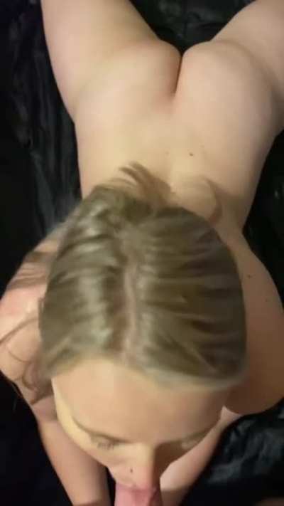 There&rsquo;s just something so satisfying about sucking a cock😋