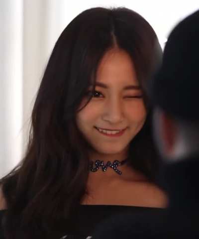 Tzuyu lip bite