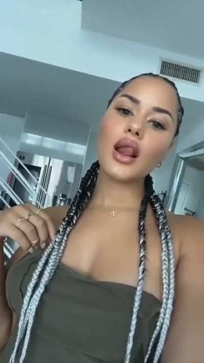 Sexy Tongue Action
