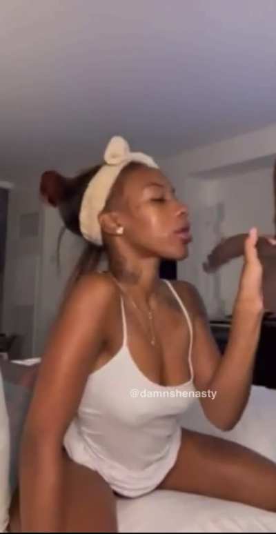 Good neck with the ass poked out
