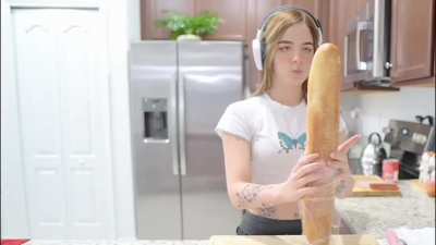 tanto tiempo sola y ya imagina cosas 🍆🍆😏😂