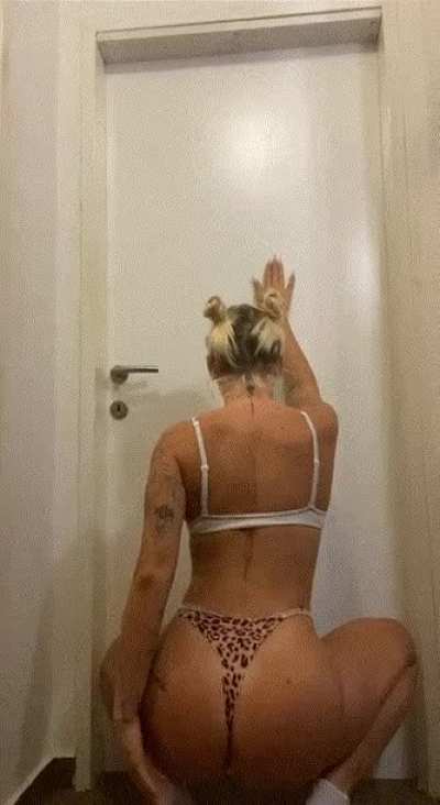 I told my bf I&rsquo;d stop twerking on Reddit, that was a lie