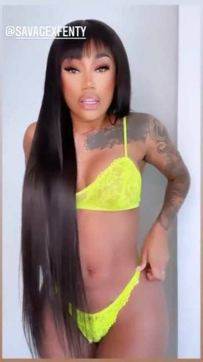 If Y&rsquo;all peep she backing her ass up on the wall 🍑🥵