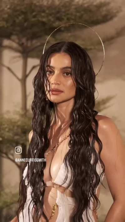 Anne Curtis